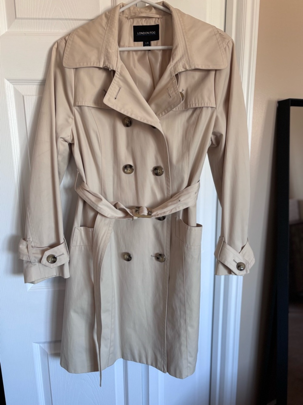 Classic Feminine Light Beige Double-Breasted Belted Trench